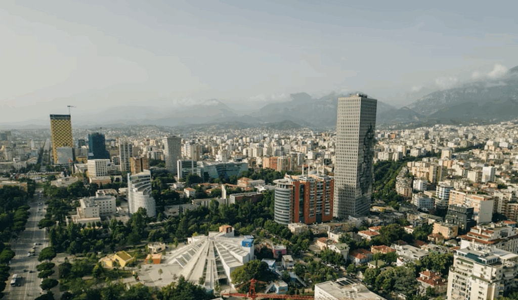 KE: Ekonomia shqiptare pritet të ngadalësohet në 2026-2027, çmimet do të rriten